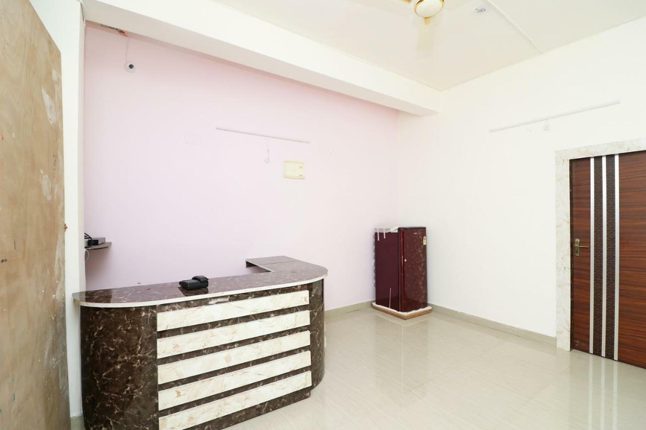 Oyo 43694 Hotel Hillson Pauri Zewnętrze zdjęcie